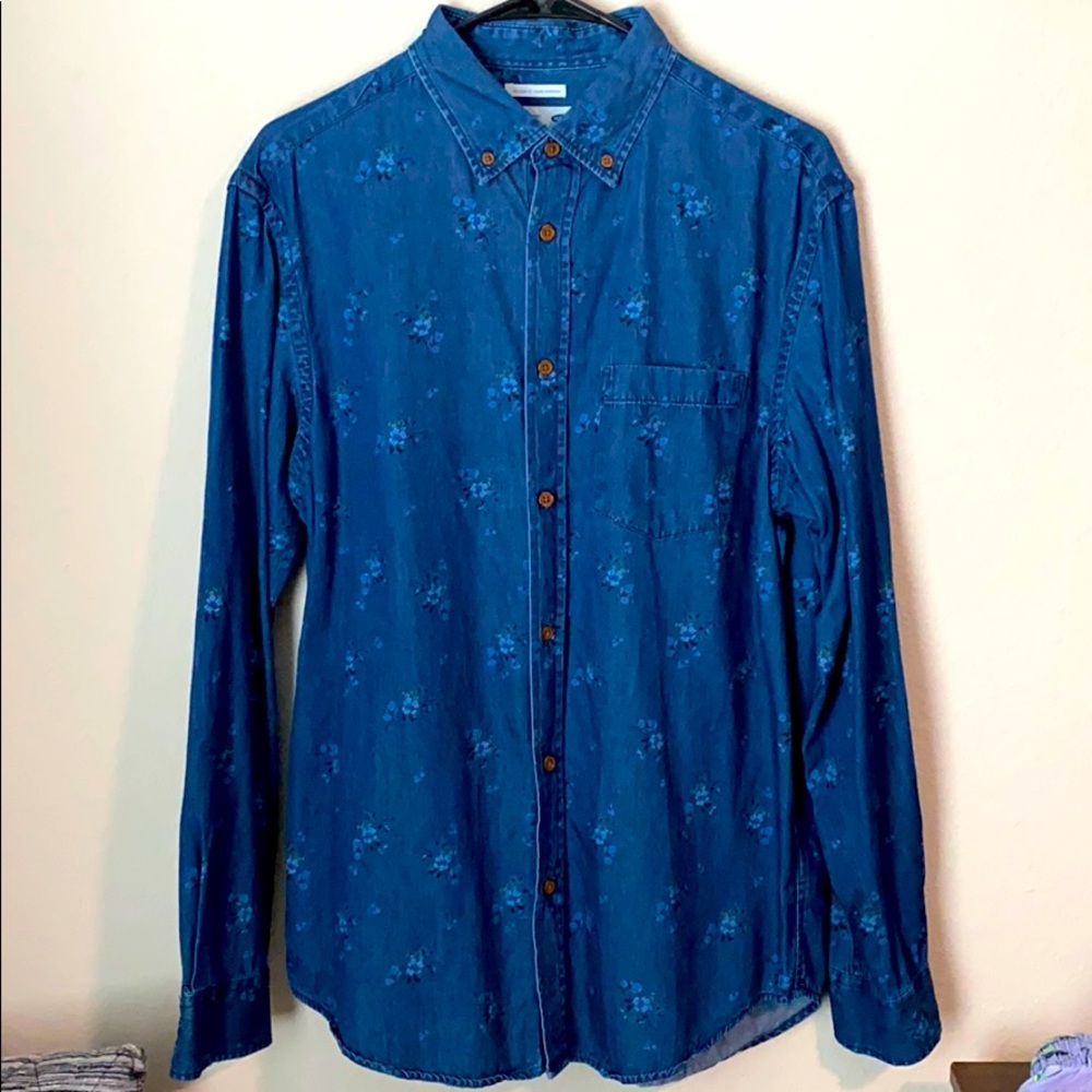 Long sleeve button up.